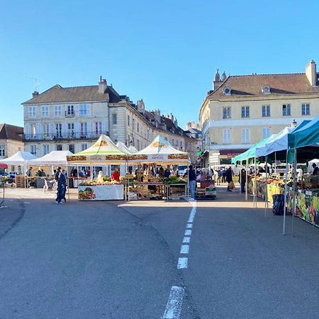 Terre De Bourgogne - Appartement Au Centre Ville D'アヴァヨン エクステリア 写真